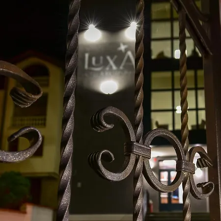 Lux A B&B 노비파자르